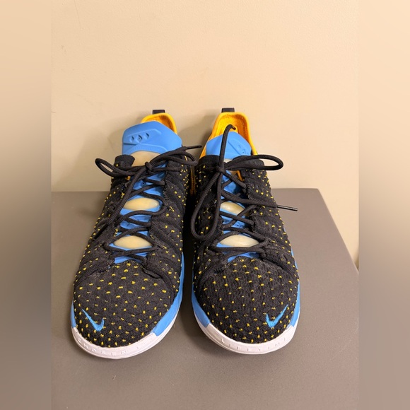 Youth Nike LeBron XVIII, Boy's Size 5 Black/ Gold/ Coast Concord, CW2760 006- - Picture 2 of 7